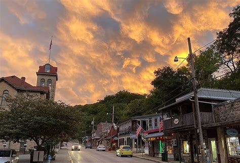 Experience the thrill of Eureka Springs' magical extravaganza